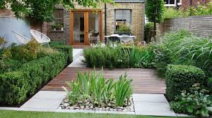11 small garden layout ideas to