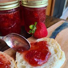 homemade strawberry rhubarb jam with
