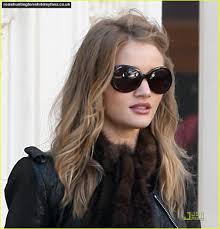 Rosie Huntington Whiteley Jason Statham Home Decor Shoppers. Is this Rosie Huntington-Whiteley the Actor? Share your thoughts on this image? - rosie-huntington-whiteley-jason-statham-home-decor-shoppers-1420940227