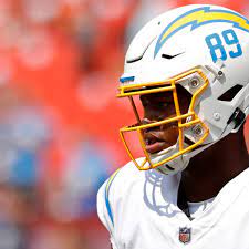 Chargers' Donald Parham Jr. leaves ...