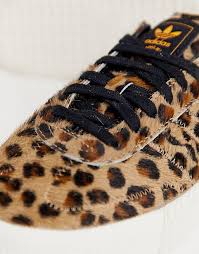 Scegli la consegna gratis per riparmiare di più. Adidas Originals Outloud Samba Rose Sneaker Mit Leopardenmuster Asos