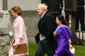 Boris johnson and carrie symonds have released a photograph of their wedding day after the couple tied the knot in a surprise ceremony. Boris Johnson In A Suit Walking To Wedding Abc News Australian Broadcasting Corporation