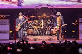 19 hours ago · starting in the early 1970s, zz top racked up dozens of hit records and packed hundreds of arenas a year with their powerful blend of boogie, southern rock and blues. Zz Top Sharp At 50th Anniversary Tour In Milwaukee With Cheap Trick