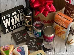 6 tips for beautiful wine gift baskets