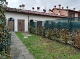 Case vacanza borgo san lorenzo has a garden, as well as accommodations with a kitchen in castiglion fiorentino. Bilocali In Vendita A Borgo San Lorenzo Casa It