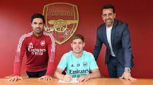 Emile Smith Rowe signs new long-term ...