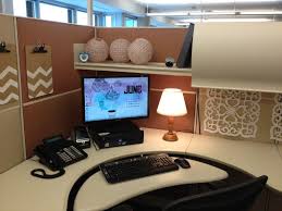 20 cubicle decor ideas for your