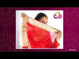 Indischer sari wickeln