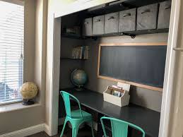 After considering several options for how i wanted to use this space between the closets in the guest bedroom, i finally settled on building a small diy writing desk with a drawer. Diy Closet Desk Part 2 Fall One Room Challenge Week 3 The Dotted Nest