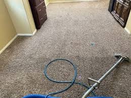 professional carpet cleaning guy in
