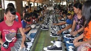 Sepatu seragam rumah sakit dan sekolah kesehatan 7. Bupati Jombang Terima Informasi Pabrik Sepatu Ini Phk Ribuan Pekerja Lalu Pindah Ke Vietnam Surya