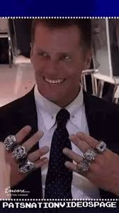 Tom brady has started adding super bowl rings to his other hand after the new england patriots received their jewelry from winning super bowl liii. Tom Brady Rings Gif Tombrady Rings Patriots Discover Share Gifs