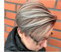 top short hairstyles for women over 50