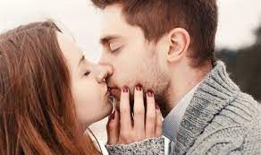 india com wp content uploads 2017 06 kissing 1