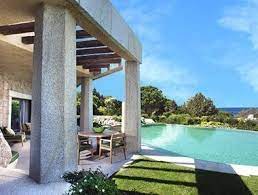 Wenn sie die schönen strände sardiniens erkunden möchten, mieten sie vielleicht besser ein landhaus besser als ein ferienhaus am meer, weil sie dann schneller verschiedene regionen auf. Villa Sardinien Mieten Luxus Ferienhaus Und Traumvillen In Costa Smeralda