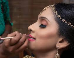young sri lankan bride traditional