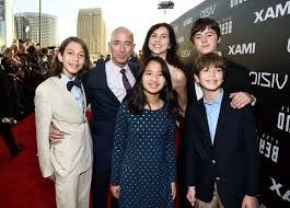 Jeff bezos is the richest person in the world, the founder and ceo of amazon, and a father with four children. Jeff Bezos House Bezos Net Worth And Bezos Wife All About Bezos Of Amazon In One Post Brightery