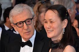 Il documentario si intitola allen v. Woody Allen Defends Relationship With Wife Soon Yi