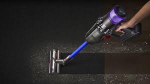 The right balance of power and run time when you need it. Dyson V 11 Absolute Pro Test Luxurioser Putzt Man Selten Die Wohnung Stern De