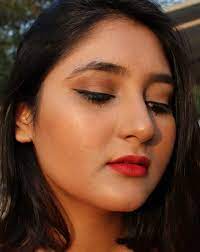 easy makeup look for parties red lips