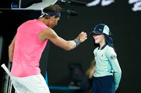 Rafa nadal apologises for hitting ballkid | australian open 2018. Rafael Nadal Meets Ball Girl After Hitting Her In Face With Tennis Shot At Australian Open London Evening Standard Evening Standard