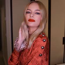 kate bosworth is the one celeb i follow