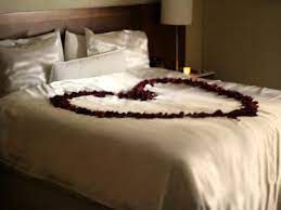 romantic hotel room decoration service