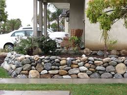 Outdoor River Rock Retaining Wall 70ft