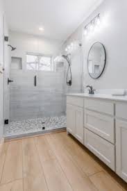 75 beautiful bathroom with vinyl floors