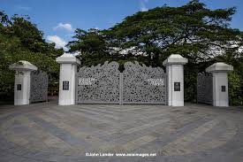 tanglin gate at singapore botanic
