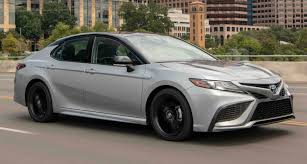 2022 toyota camry reviews mpg