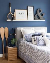 Beste schlafzimmer hellblau von schlafzimmer blau 50 blaue schlafbereiche schlaf. Blue Dreams In Diesem Schlafzimmer Stimmt Jedes Detail Die Zeitlose Blaue Wandfarbe Hochwertige B Blaue Wandfarbe Schlafzimmerwand Ideen Blaues Schlafzimmer