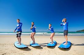 learn to surf at surfers paradise on