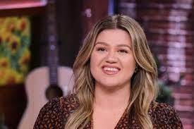 kelly clarkson s 3 romantic red flags
