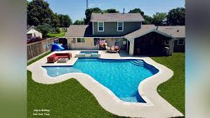 texas shaped pool