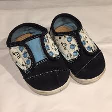 Tiny Toms Infant Size T4 Shoes