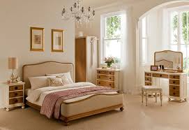 Generally, a bedroom set includes a bed, chest, mirror, nightstand, and dresser. 20 Timeless Traditional Bedroom Furniture Home Design Lover