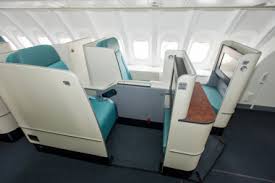 The original 777 interior, also known as the boeing signature interior, features curved panels, larger overhead bins, and indirect lighting.70 seating options range from four155. The Best Seats On Korean Air 777 200er Business Class Young Travelers Of Hong Kong