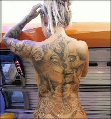 Татуировка цял гръб на жена, мненията за този шедьовър ги оставяме на вас, рисувана от жоро мопса гр. Bivsha Vokalistka Na Slavi Ostana Samo Po Tatusi