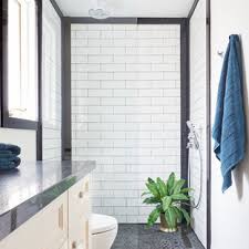 Stauraum kann man nie genug haben: 75 Beautiful Black Tile Bathroom With Beige Cabinets Pictures Ideas December 2020 Houzz