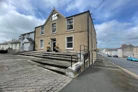 apartments to in pembroke dock
