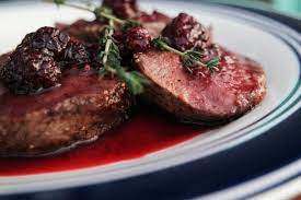 venison backstrap with blackberry sauce