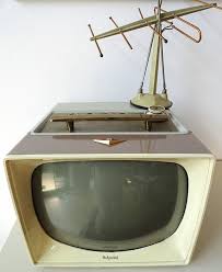 Did a lot of research on it, couldn't find a date. Vintage Hotpoint Tv American Portable 13 Tv Model 14s20 Catawiki
