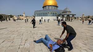 Saksi Mata: Kami Tak Bisa Bernafas Saat Israel Menyerbu Masjid Al-Aqsa -  Dunia Tempo.co