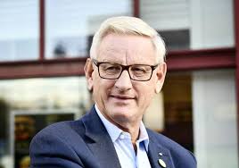 Carl's birth flower is rose and. Carl Bildt Sweden S Minister For Fa Bcc Speakers
