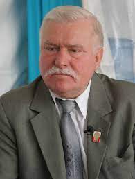 The former polish president lech walesa explains how he defied communist rule to help bring down the iron curtain. Datei Lech Walesa 2009 Jpg Wikipedia