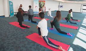 airport yoga cles