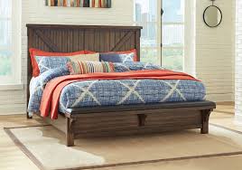 Lakeleigh Brown Queen Panel Bed W