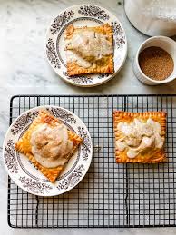 easy apple pie pop tarts that you can