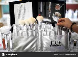 view makeup brushes tigi cosmetics